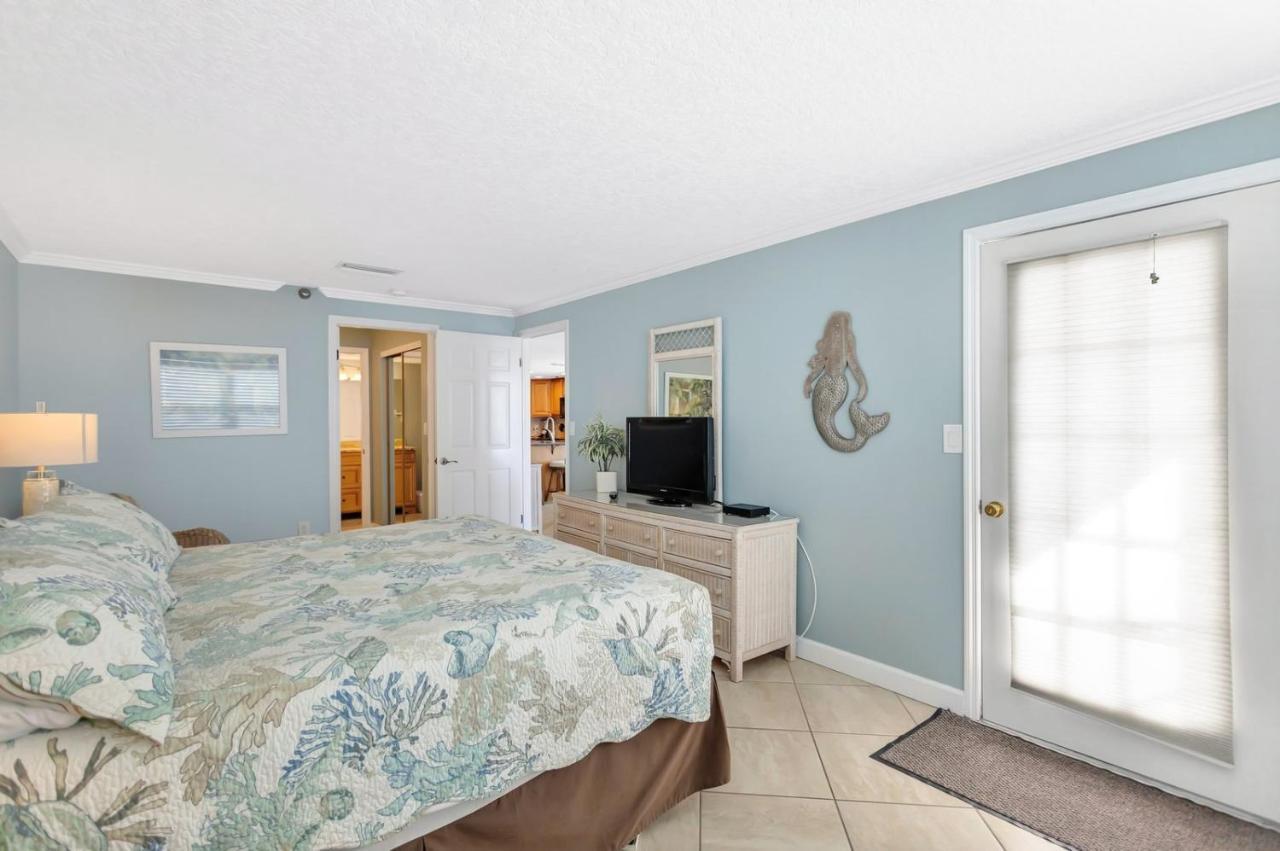 106 Beach Place Condos Сейнт Пийт Бийч Екстериор снимка
