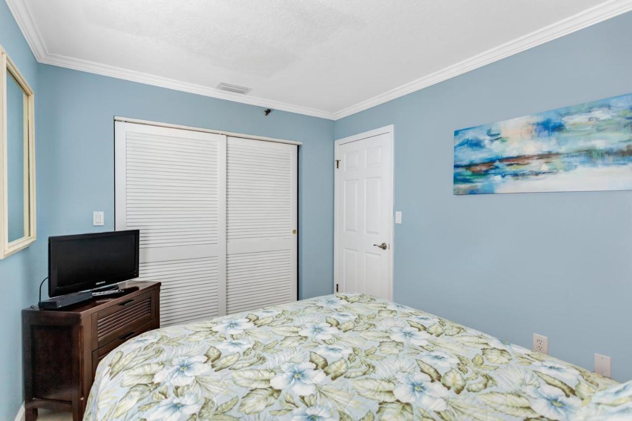 106 Beach Place Condos Сейнт Пийт Бийч Екстериор снимка