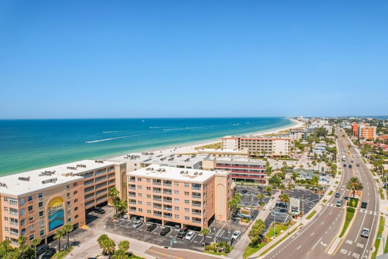 106 Beach Place Condos Сейнт Пийт Бийч Екстериор снимка