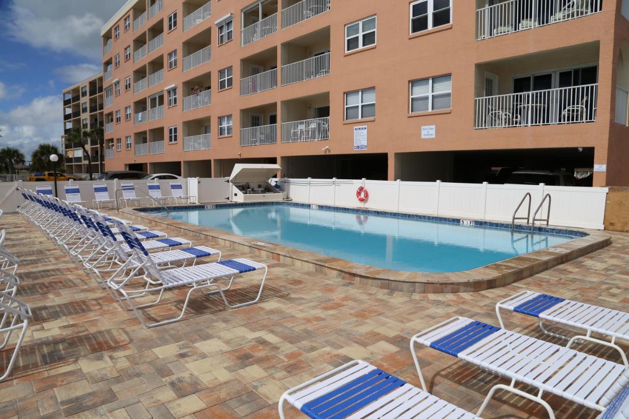 106 Beach Place Condos Сейнт Пийт Бийч Екстериор снимка